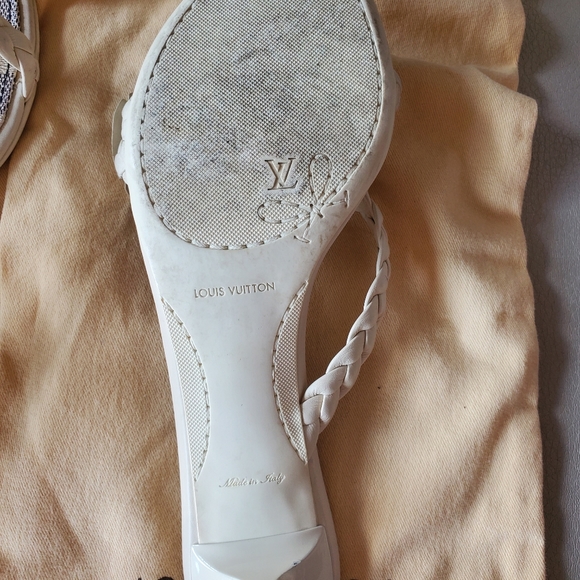 Louis Vuitton ladies sandals - Picture 3 of 16